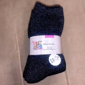 The Original Muk Luks Wool Socks in color black